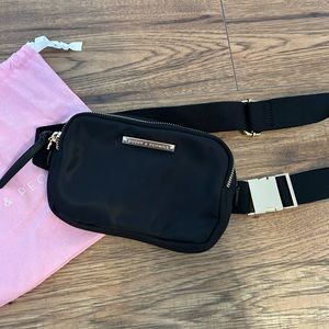 BNWOT Poppy & Peonies On The Run Bag in Black